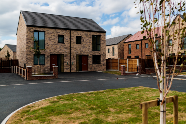 One Manchester homes with a garden in front